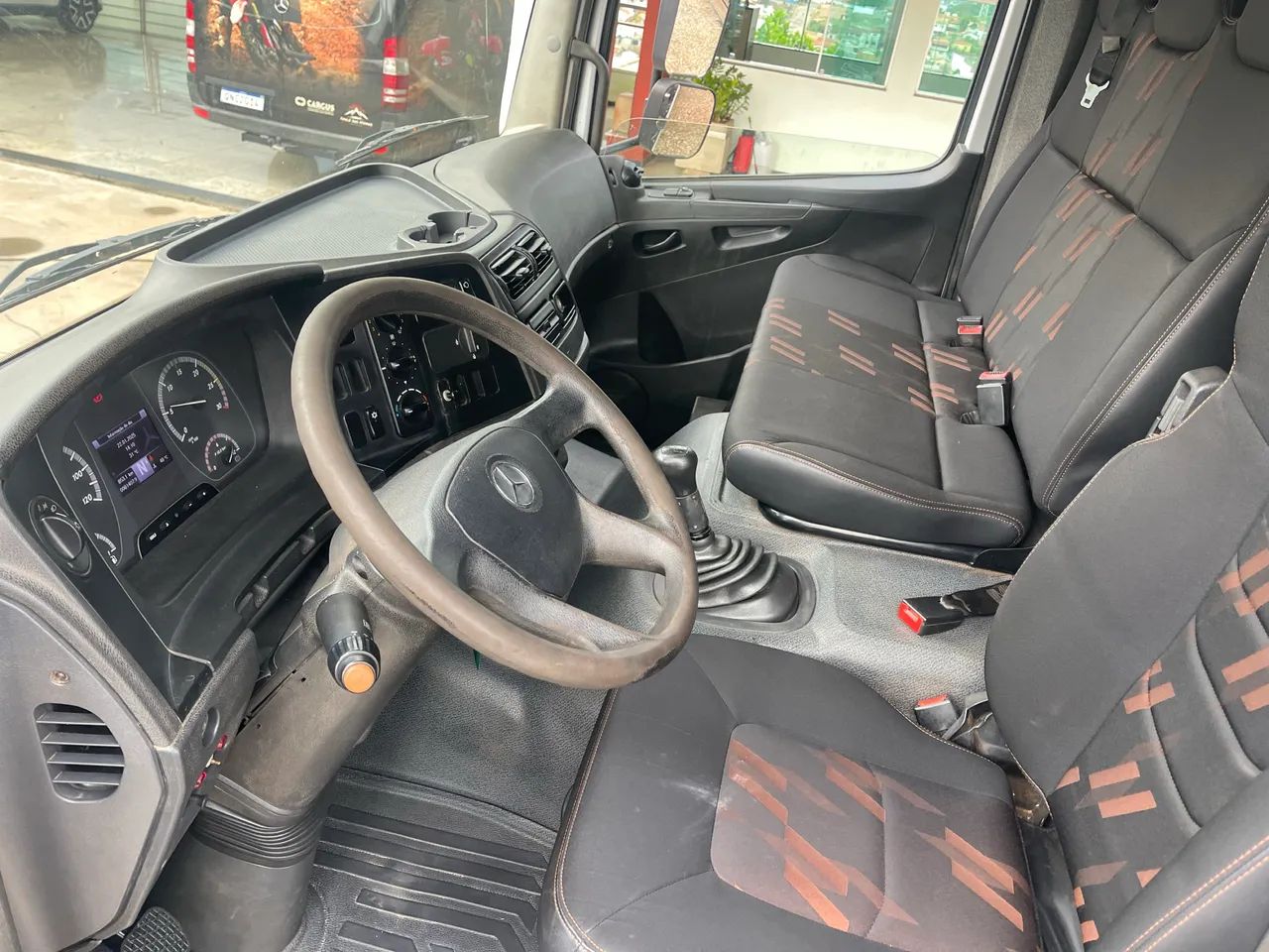 Atego 2426 2020 com pipa 12 mil litros - Foto 4