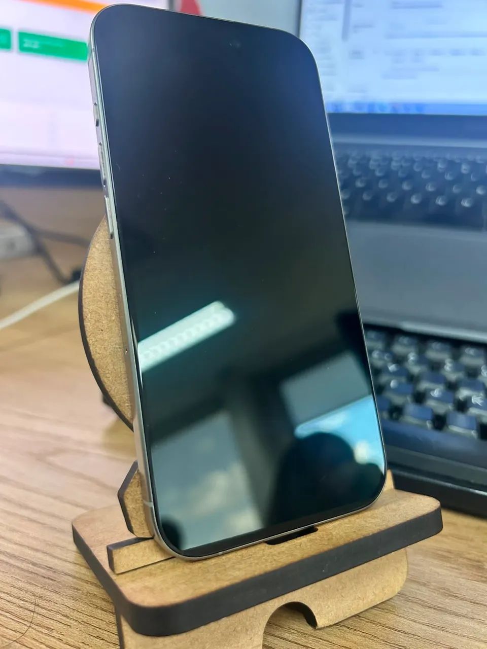 iPhone 15 Pro  - Foto 2