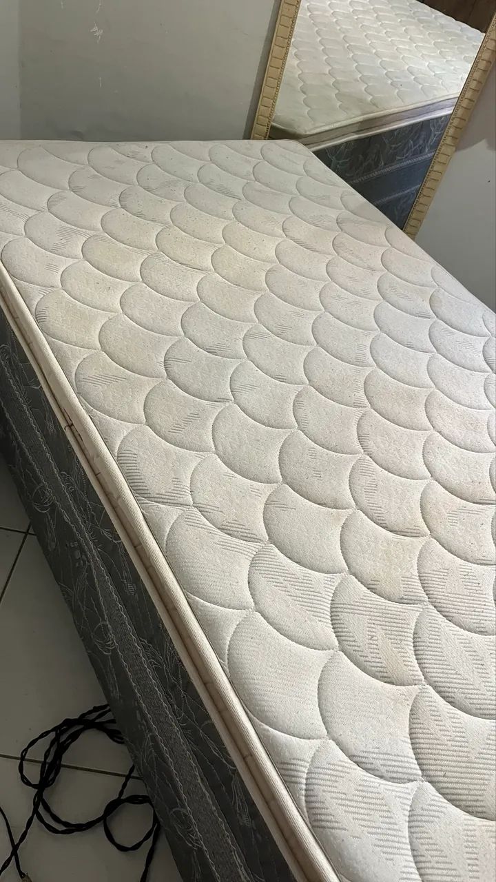 Vende-se Cama De Solteiro 