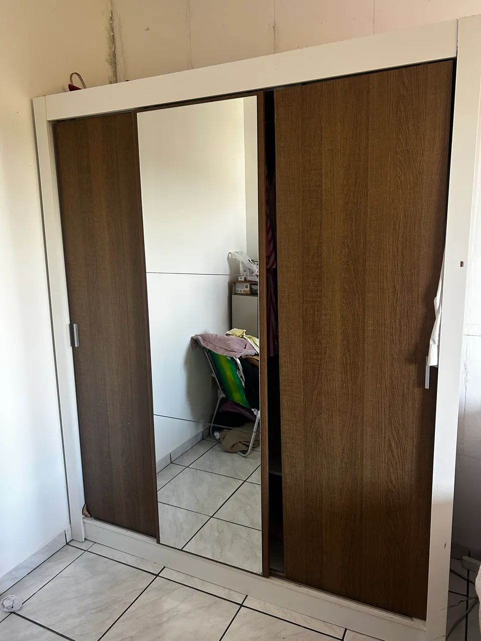 Roupeiro casal com porta de correr 