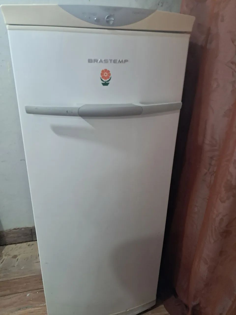 Freezer Brastemp frost free (não nesceita descongelar)Voltagem 220, funciona perfeitamente