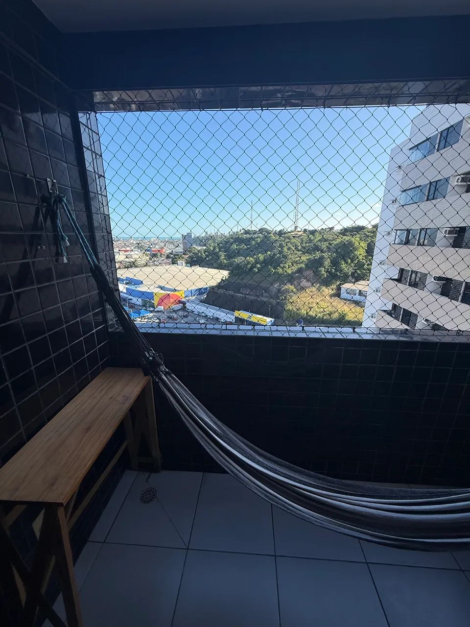 Leste Oeste 2/4 suíte com varanda 51m2