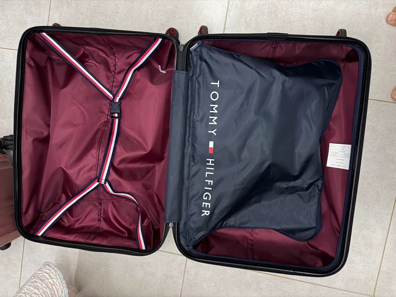 Mala da Tommy Hilfiger 23kg original 