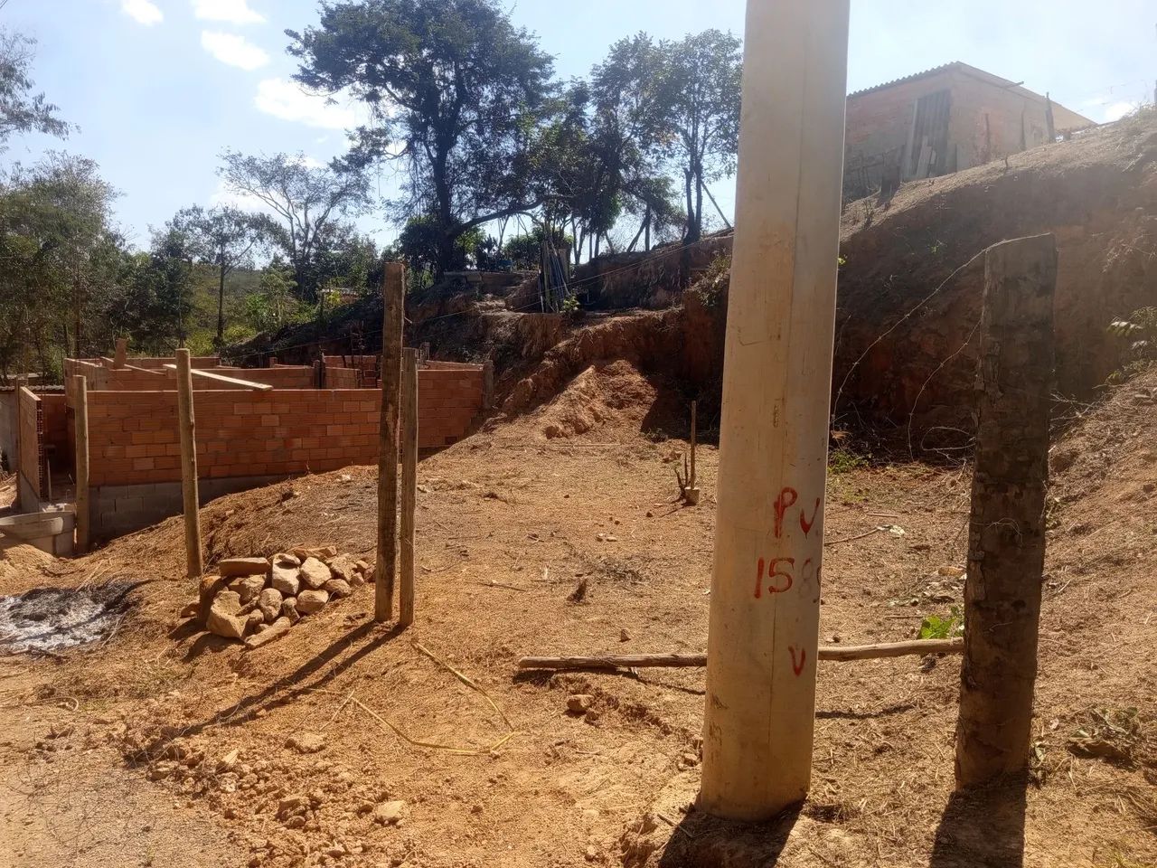 VENDO TERRENO EXELENTE PRA COSTRUIR 