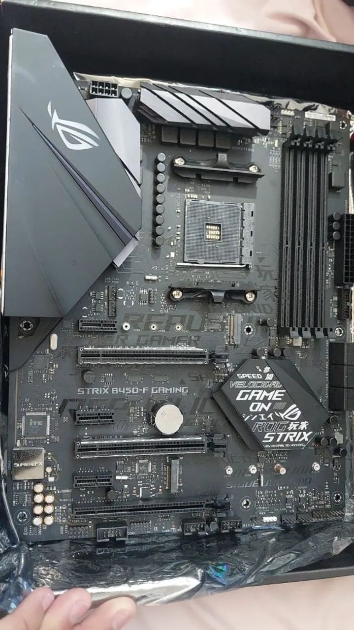 Placa mae b450 ROG STRIX - Foto 2