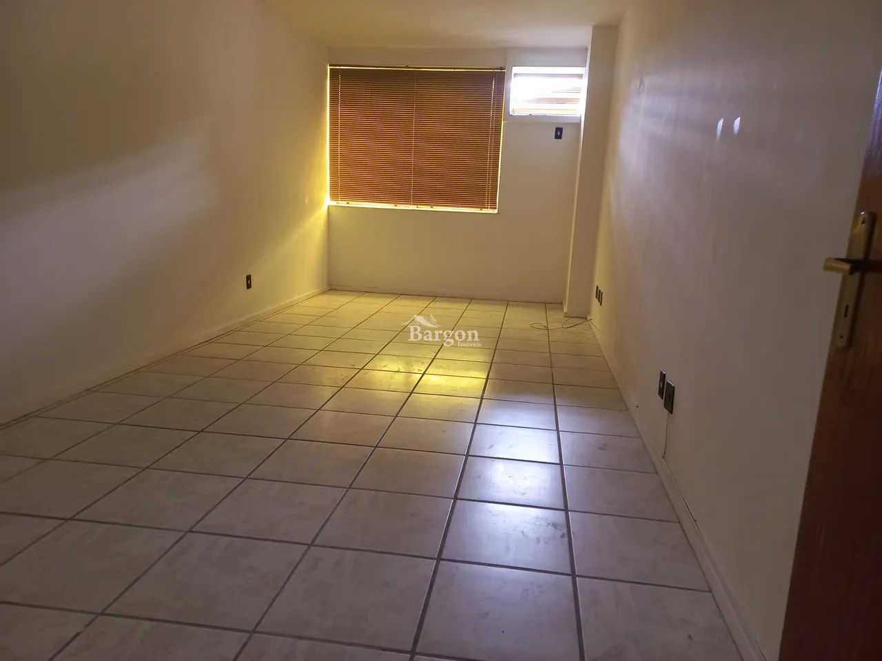 Sala Comercial à venda no Edifício Golden Center no Centro de Juiz de Fora - Foto 2