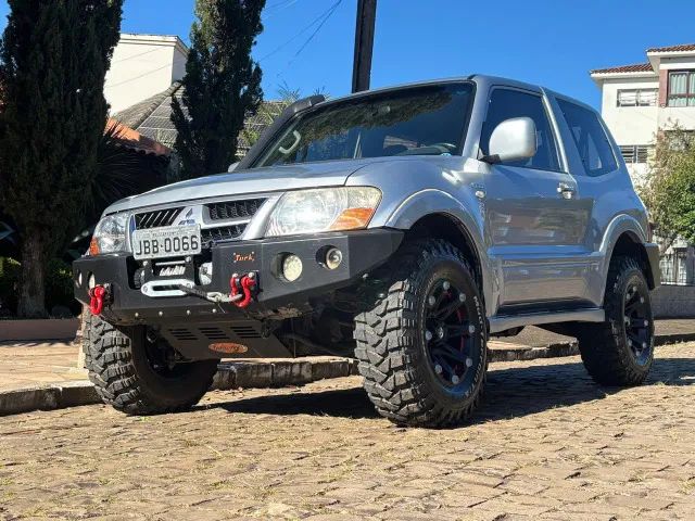 Mitsubishi Pajero GLS Hpe/hpe Full 3.8 233cv 3P AUT 2005