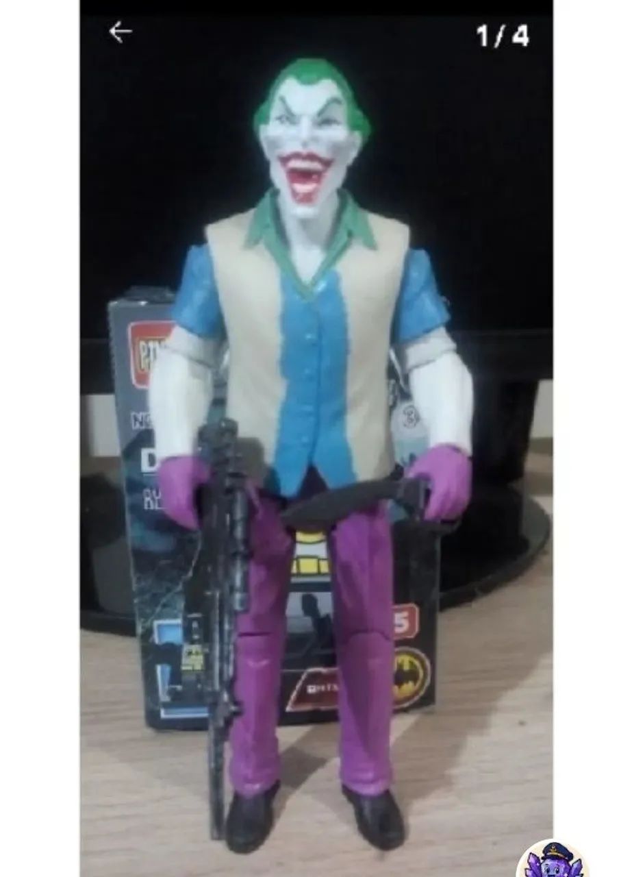Boneco Coringa Joker DC comics de 15 cm Mattel 