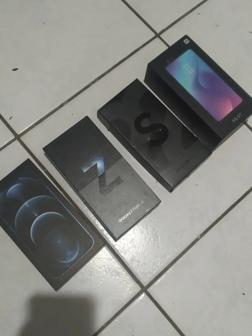 Caixas de celulares vazia