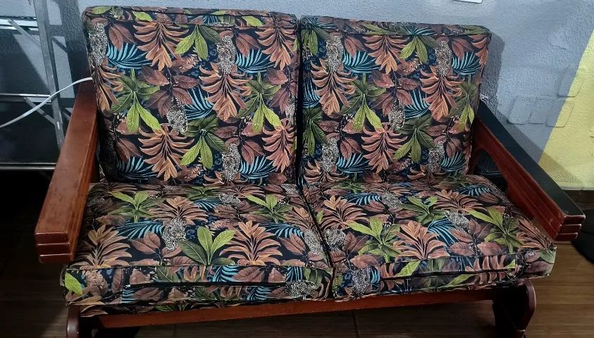 Vendo sofá de madeira maciça  - Foto 3