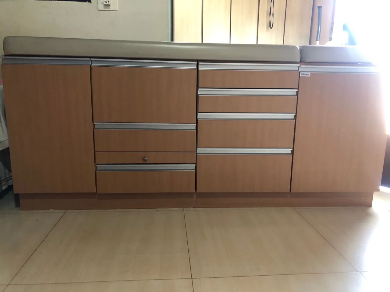 Maca de atendimento com armário  - Foto 5