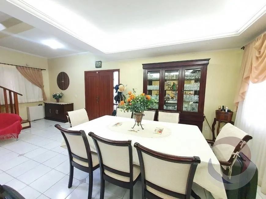 Casa de 250m² com quartos sendo 1 suíte no Carianos - Foto 3