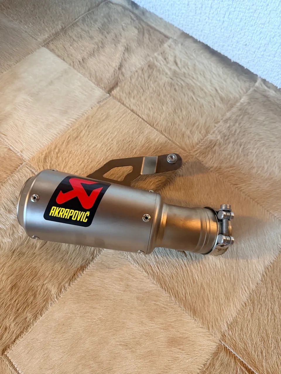 Cano esportivo original Akrapovic - Foto 10