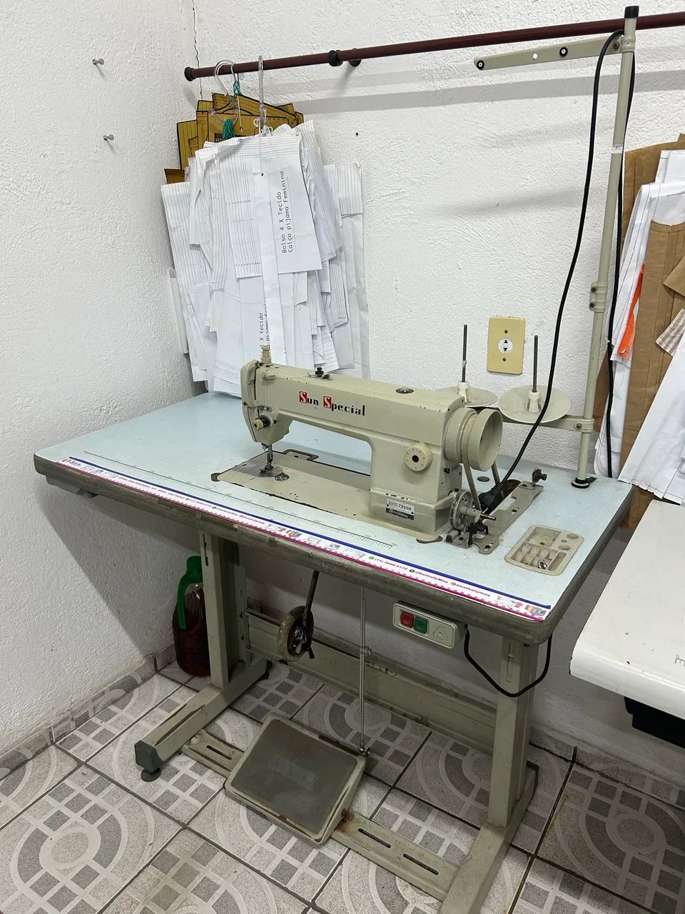 Máquina de costura  - Foto 2