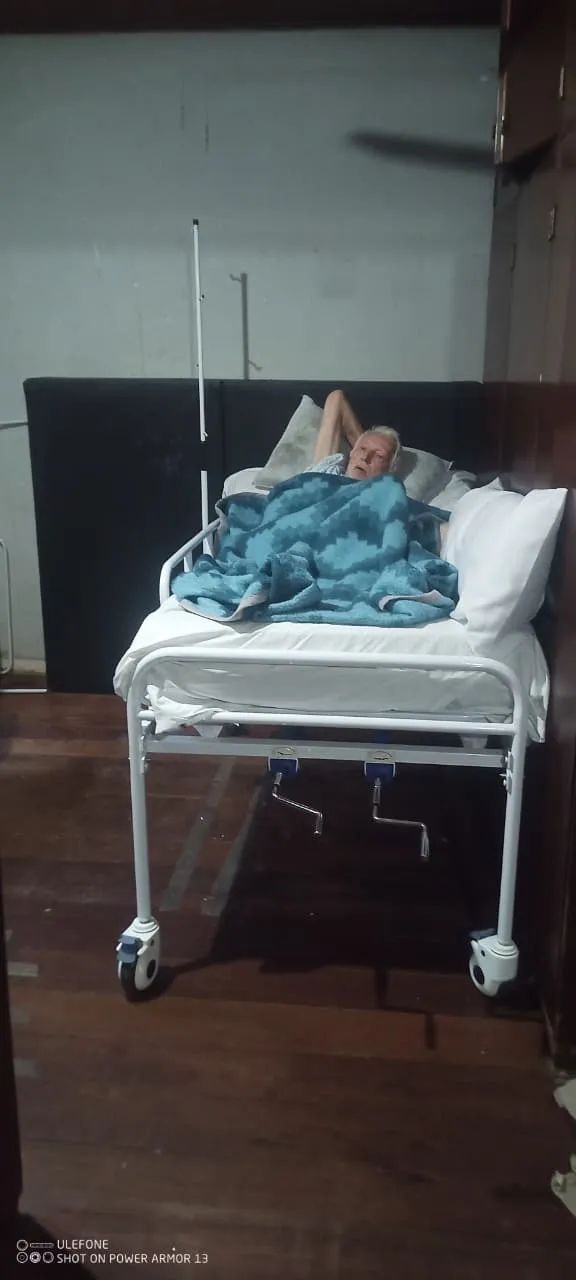 Cama Hospitalar 2 Movimentos Até 5 Posições Até 180kg DX2 - Dellamed - Foto 3