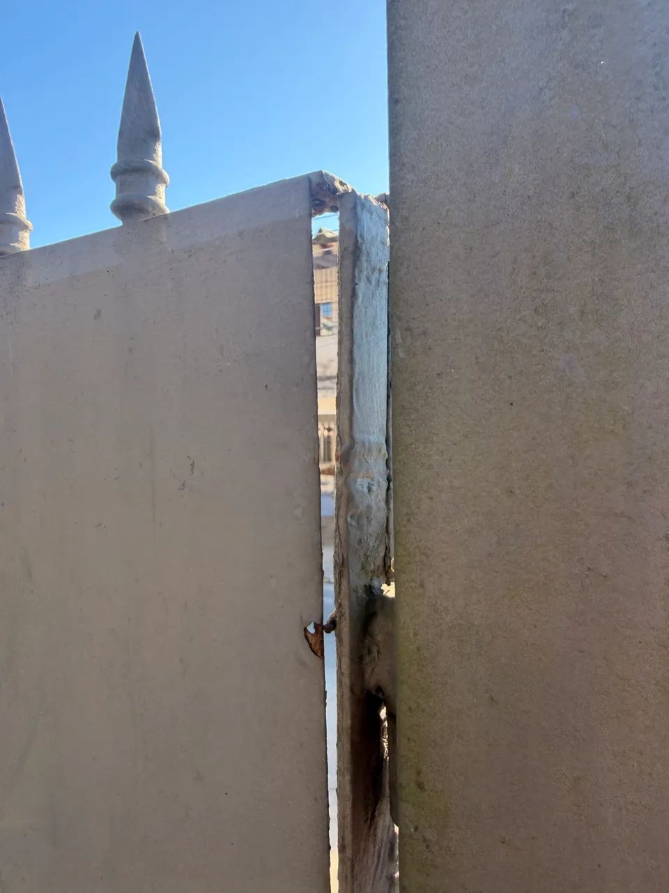 Vendo portão triplo de ferro usado - Foto 2