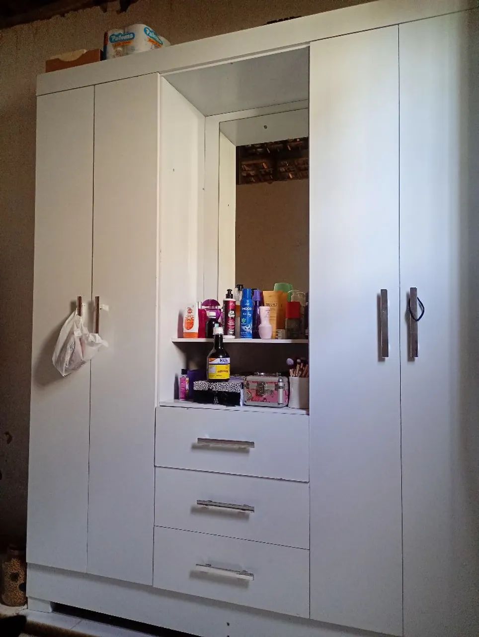 Guarda roupas solteiro