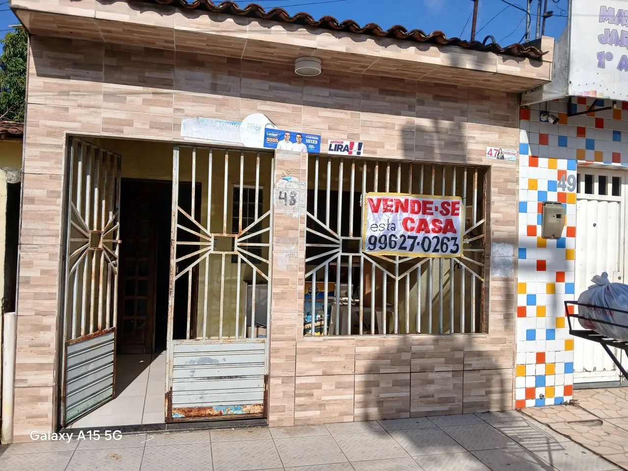 Casa a venda na principal 