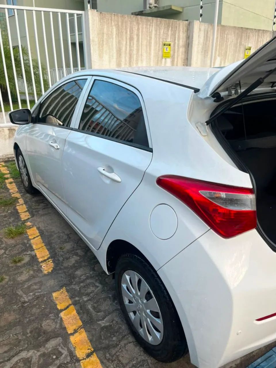 Hyundai HB20 Comf./c.plus/c.style 1.0 Flex 12V 2015 - Foto 2