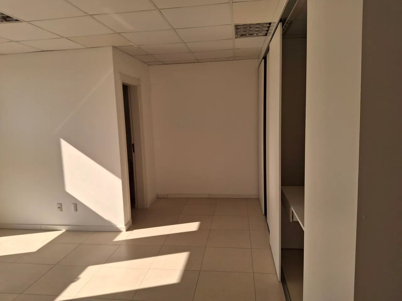 Sala Comercial 230mil s/gar 270mil com - Foto 4