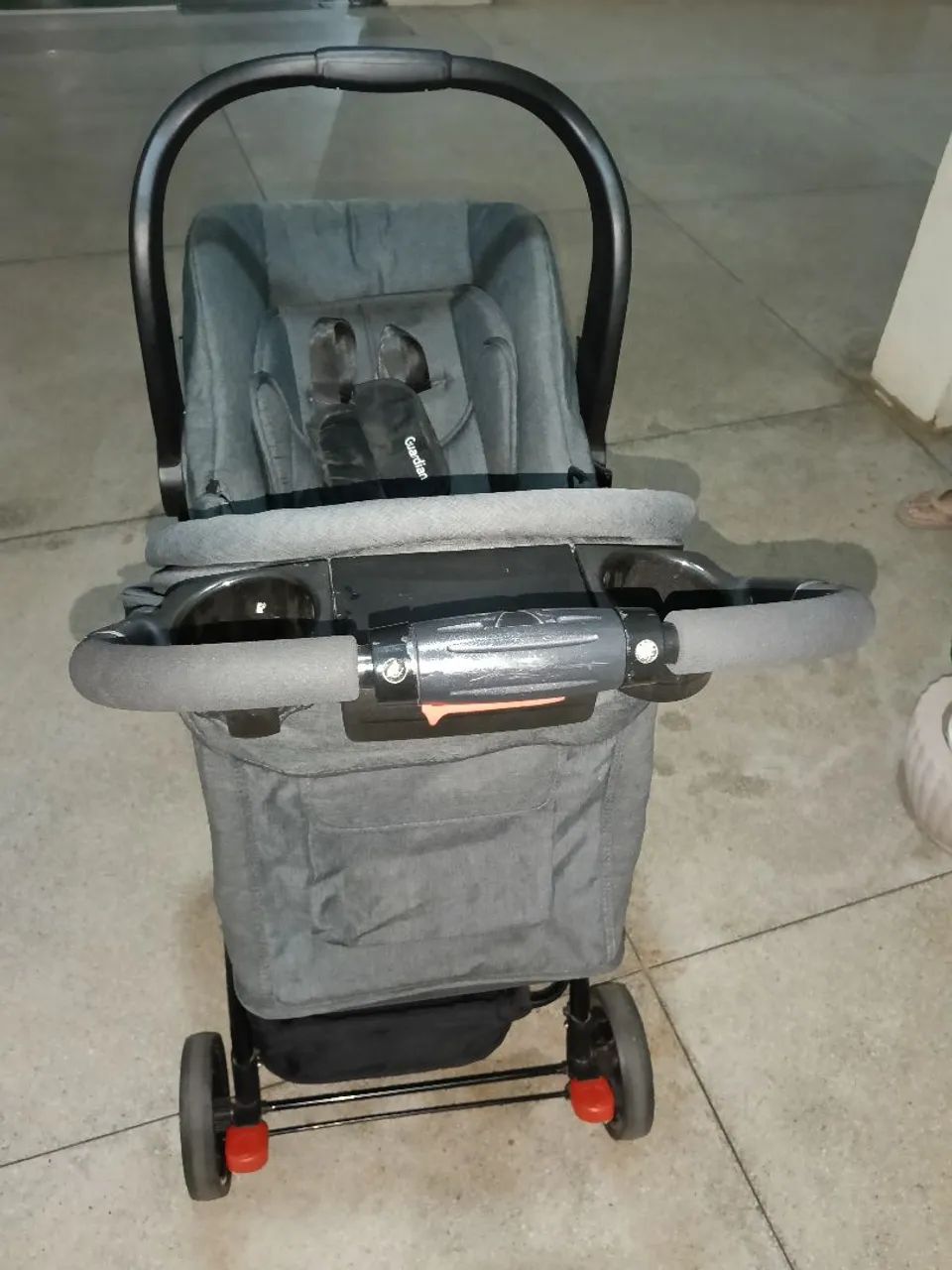 Carrinho de bebê Cosco com Bebê conforto.  - Foto 3