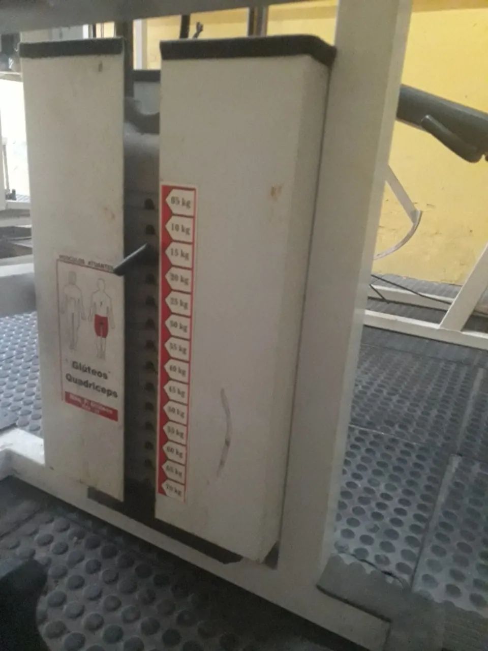 maquina de gluteos - Foto 4