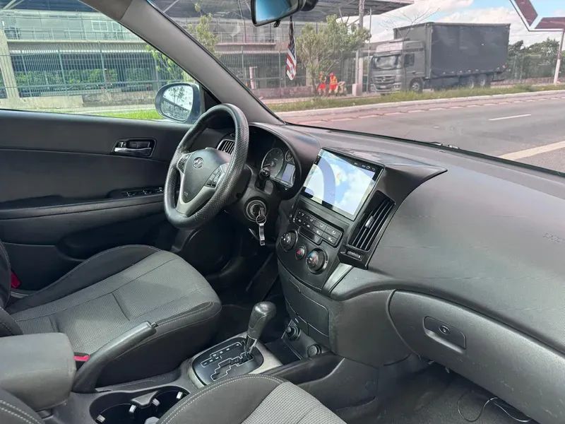 Hyundai i30 2.0 16V 145cv 5p Aut., foto 7 de 10