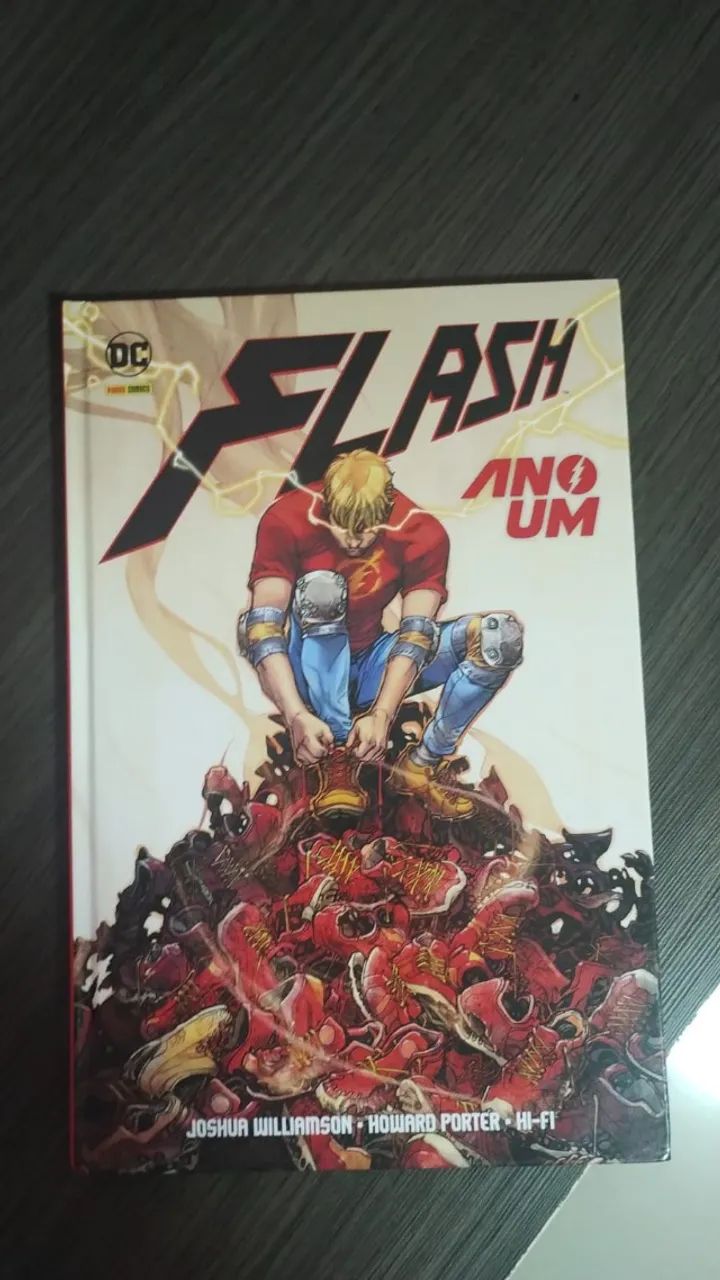 Flash ano um capa dura
