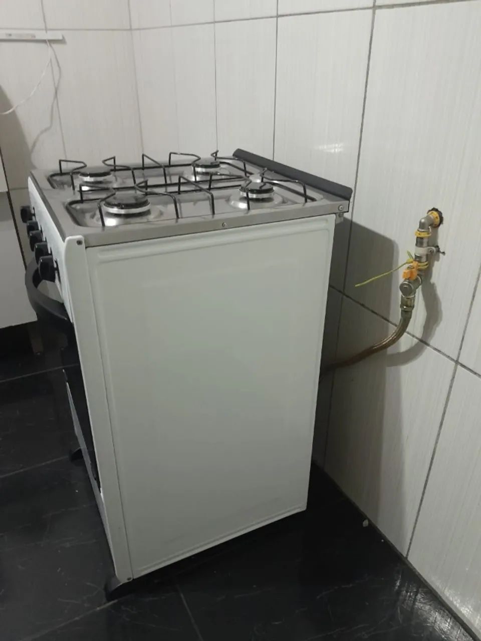 Vendo Fogão 4 bocas, pra gás encanado,sem a mangueira, 9 meses de uso,semi novo. - Foto 3