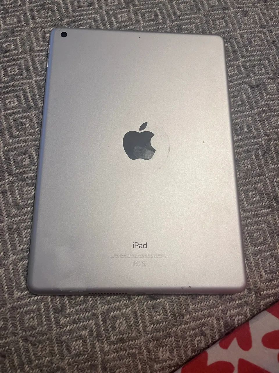 IPAD 5 geração, tela 9,7 polegadas, modelo A1822, tela quebrada  - Foto 2
