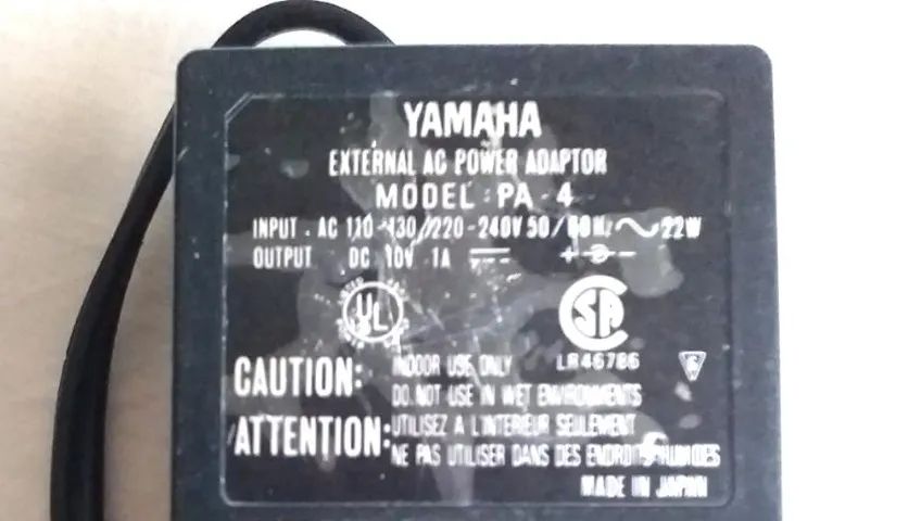 Fonte de energia Yamaha. Usada mas em bom estado e funcionando normalmente - Foto 3