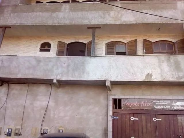 Apartamento COM MORADIA EM CIMA 