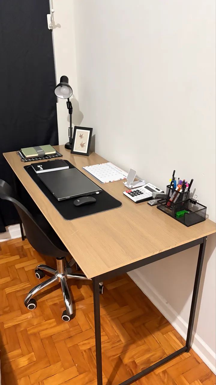 Mesa de escritório + cadeira 