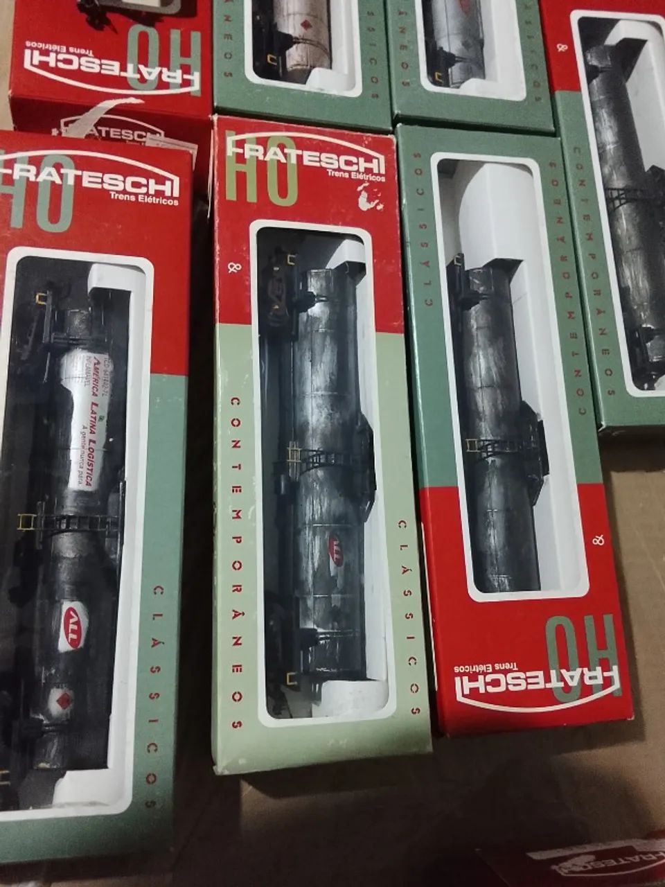 Lote de vagões tanque 7ALL e 3 BR Frateschi Customizados  - Foto 4