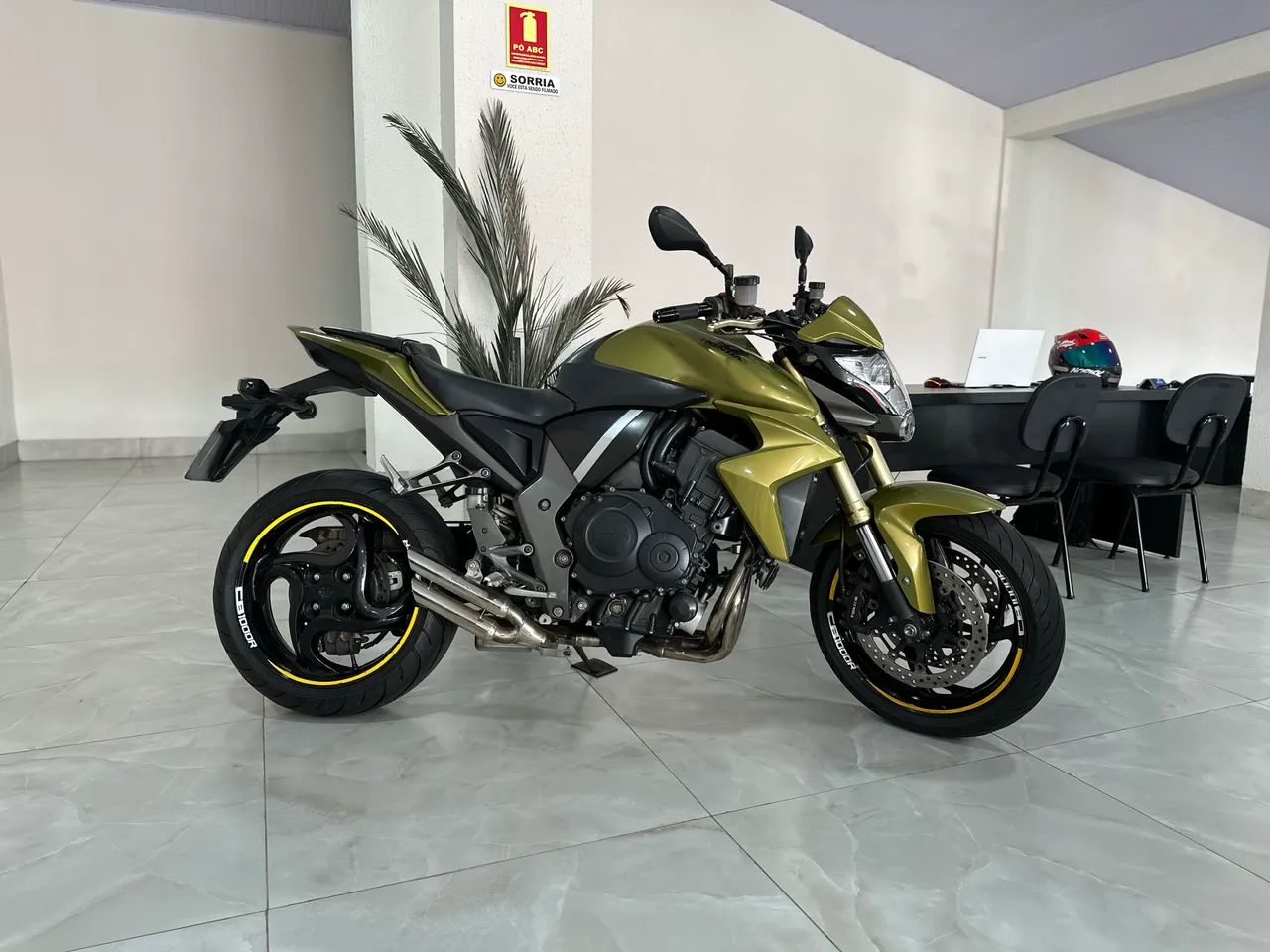 CB1000 - Foto 2