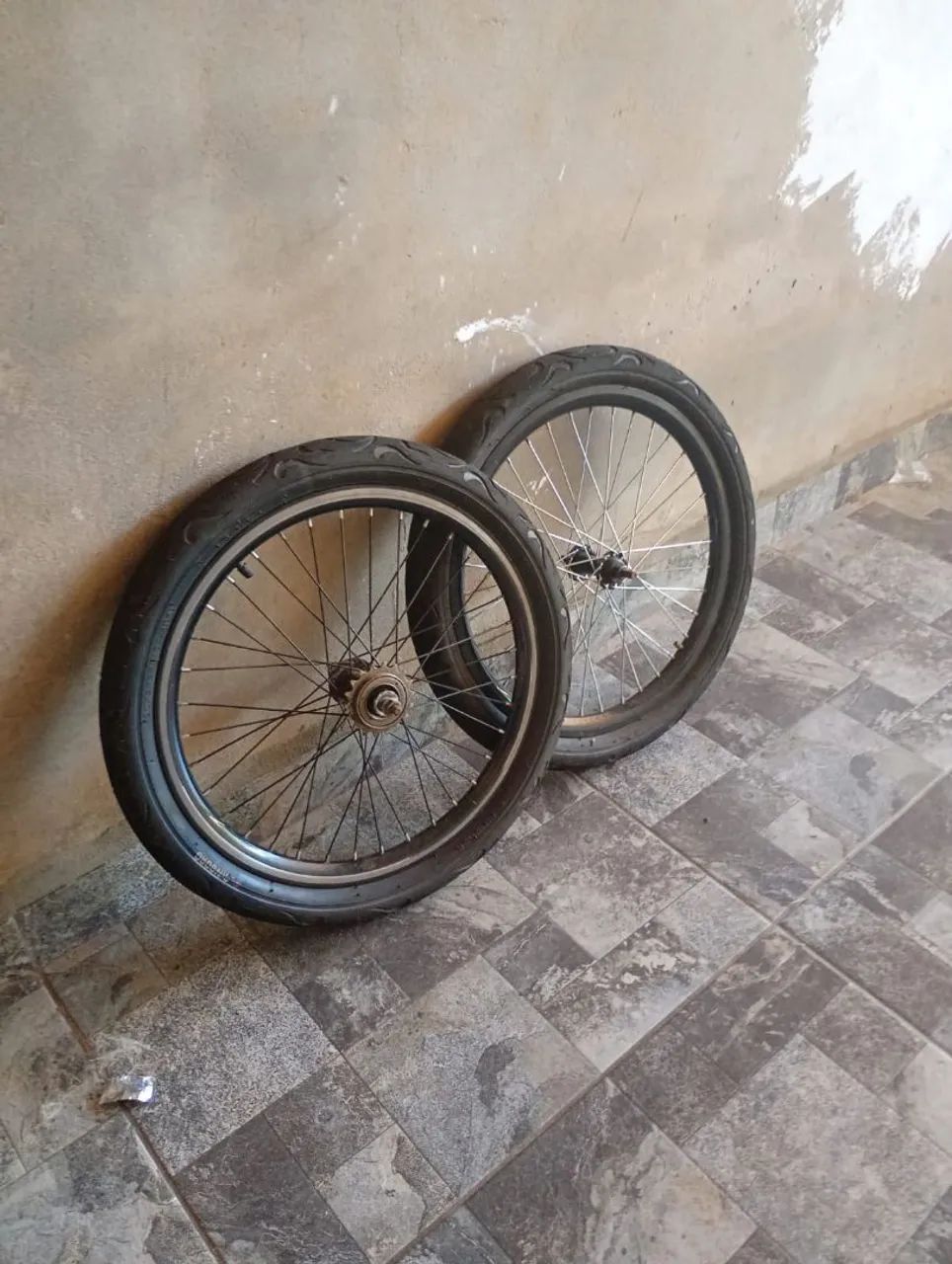 Vende-se peneu aro 20 CIBORG - Foto 3