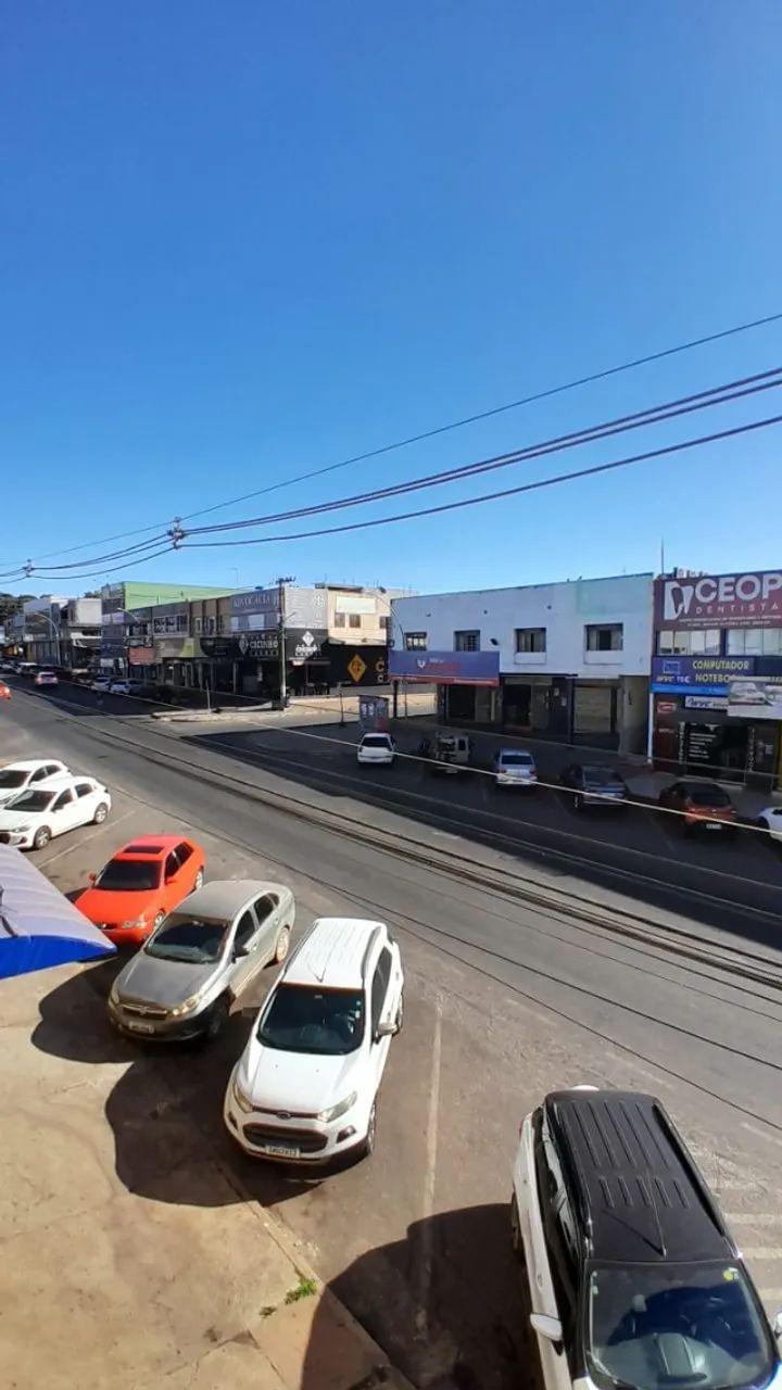 Sala comercial com 3 cômodos e banheiro privativo - Comercial da 18, Setor Leste. - Foto 2