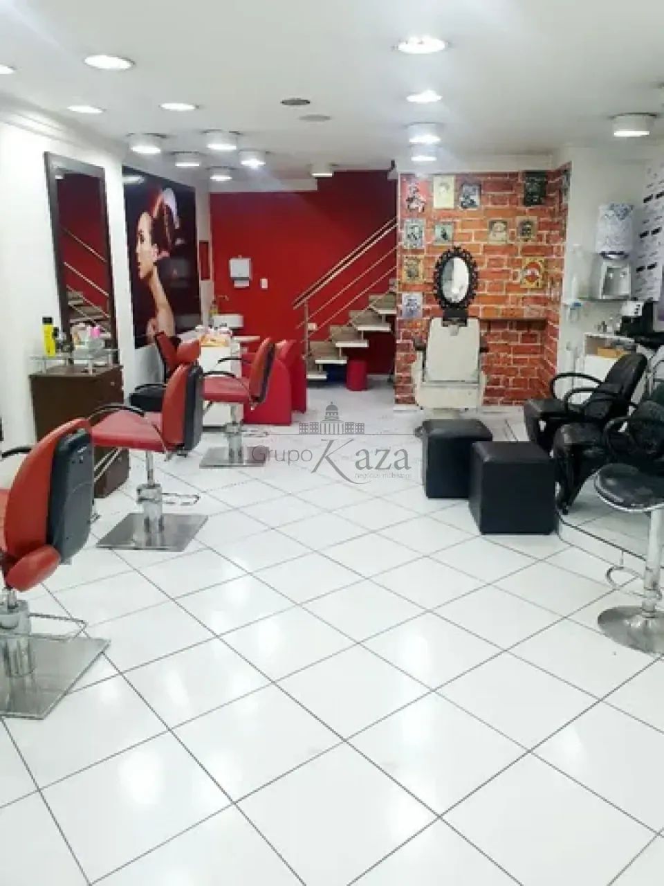 Loja em Galeria - Ponto Comercial - Centro - 140m².