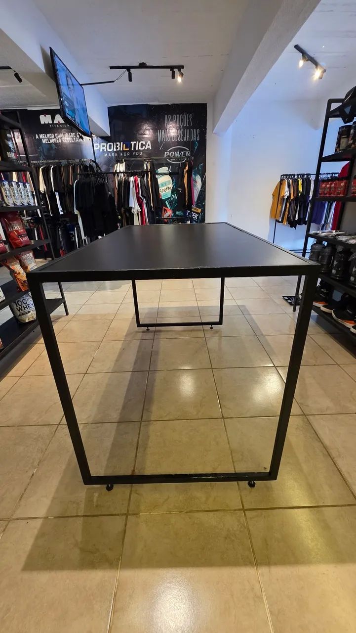 Mesa modelo industrial 1,46x0,80x0,95 - Foto 2