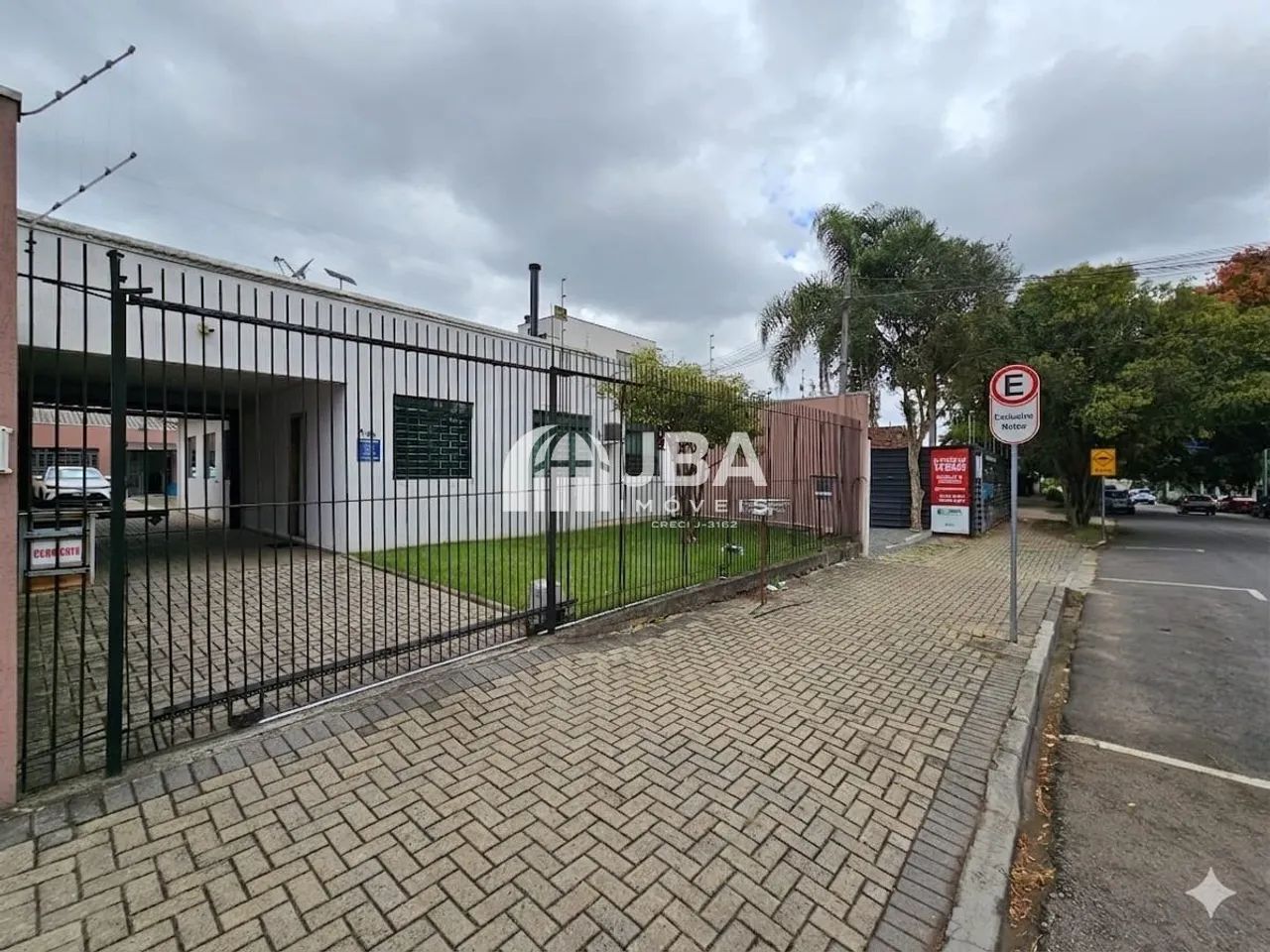 CASA COMERCIAL EM TERRENO DE 408,00M² NO BACACHERI