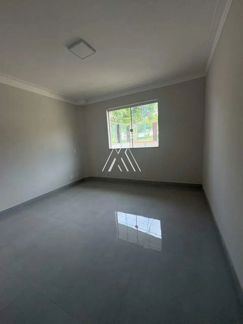 Vendo casa em Itaúna com 03 quartos com garagem em ótima localização - Foto 5