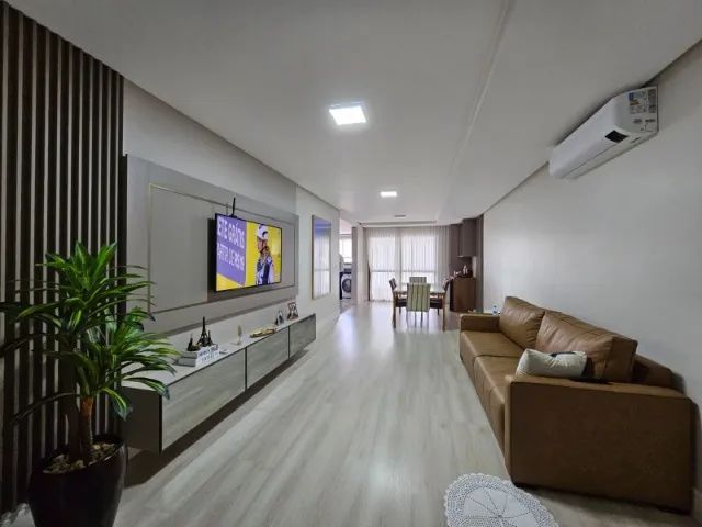 Apartamento no centro, com 03 quartos, 02 vagas, móveis e lazer completo