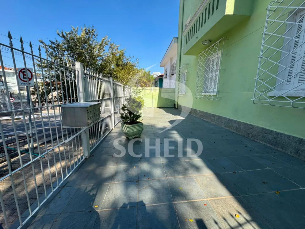 Apartamento de 130 m² com quintal e 2 dormitórios na Aclimação