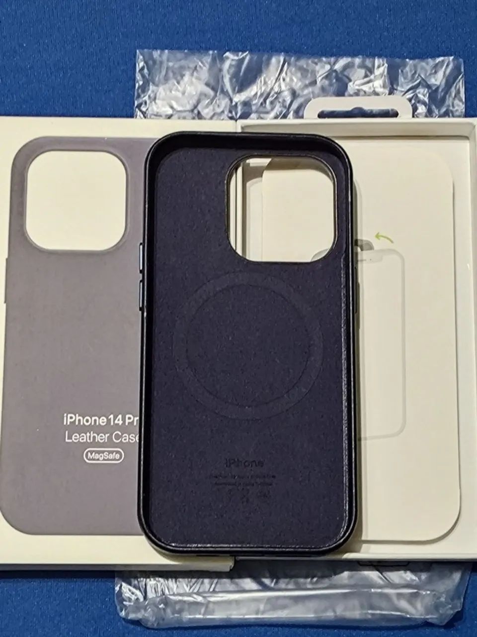 Capa Iphone 14 PRO Leather Case (Magsafe) - Purple - Foto 4