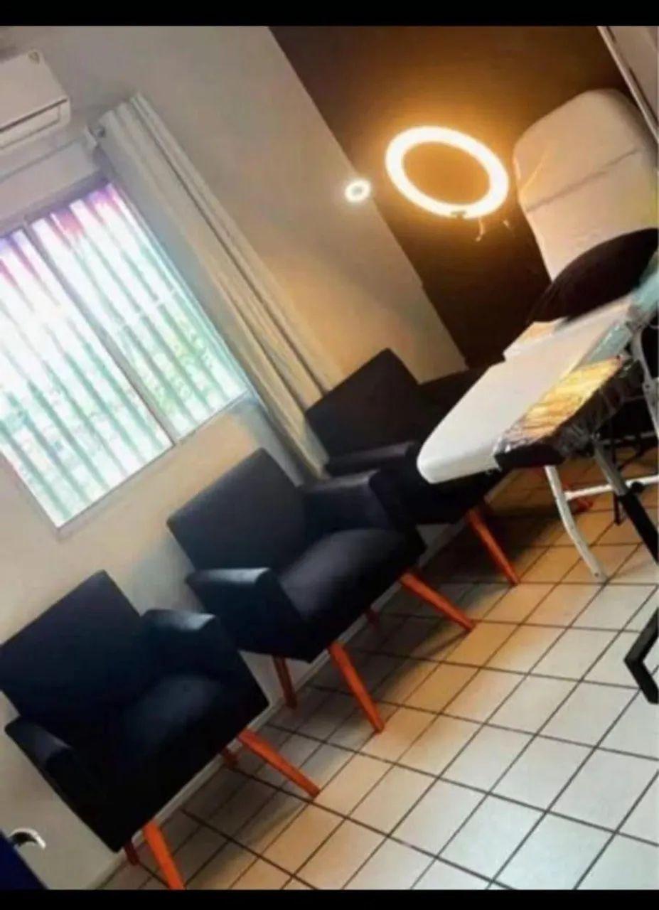 Poltronas luxo RS 260,00 na compra de mais de uma Poltrona contato * 