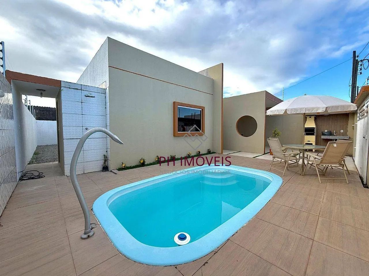 Casa com 3 dormitórios sendo 1 suíte + Área gourmet em Marechal Deodoro - 200m²