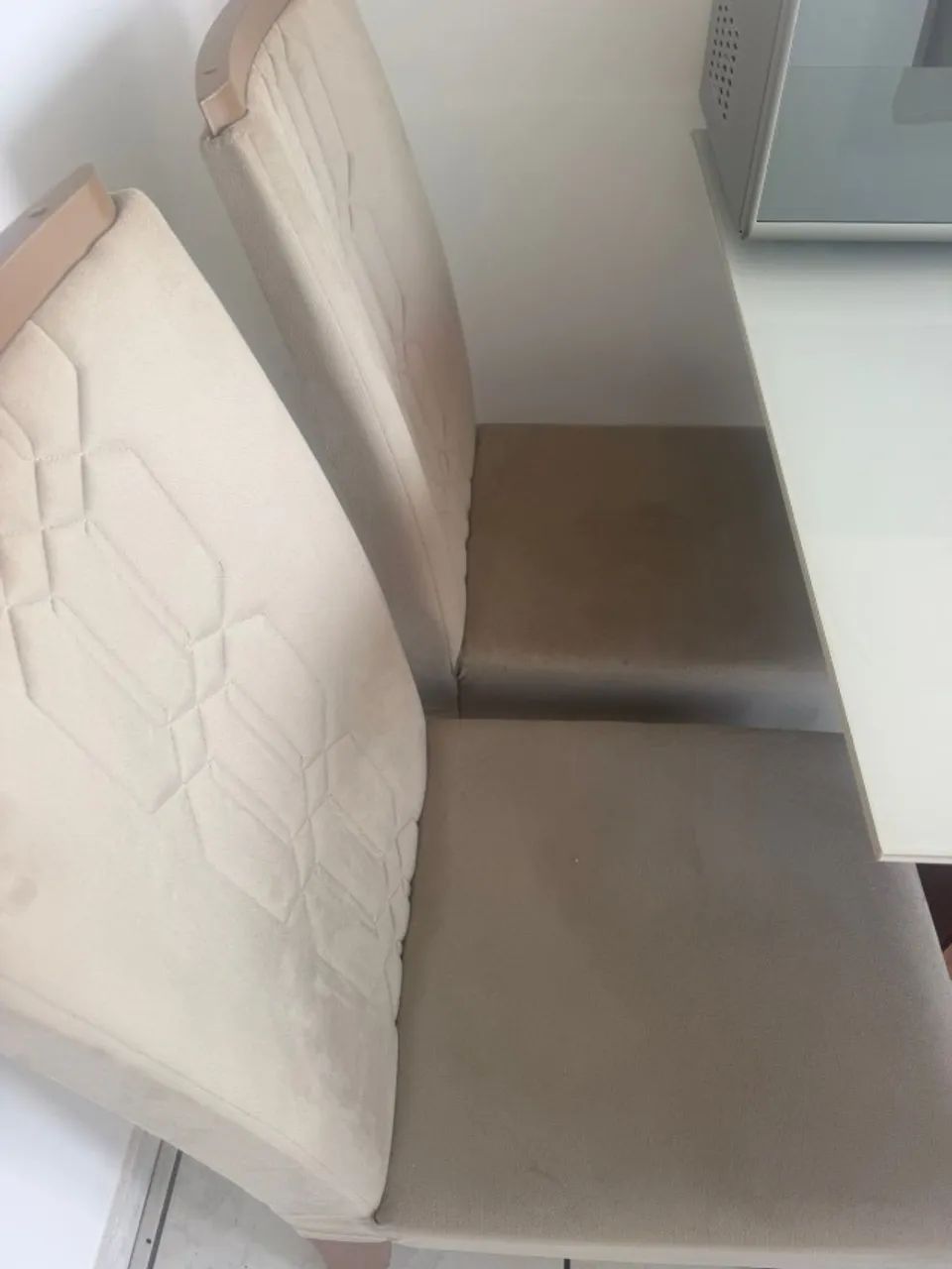Mesa quadrada de jantar e 4 cadeiras semi novo - Foto 2