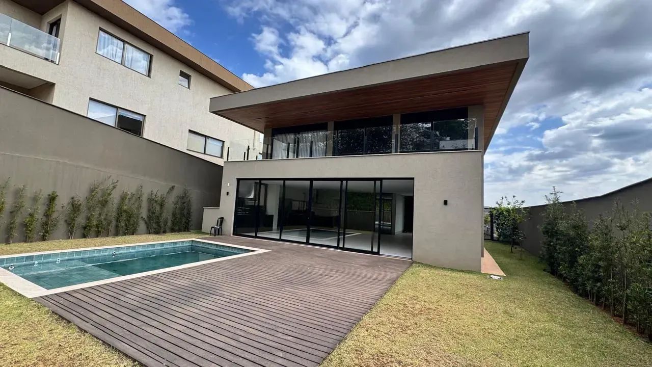 Casa 4 suítes - dois pavimentos e 349,12 m² de área construída em Alphaville - Foto 5