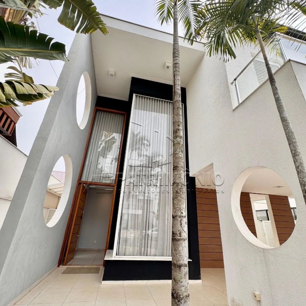 CASA TERREA COND., 3 SUITES - MONT BLANC - RESIDENCIAL