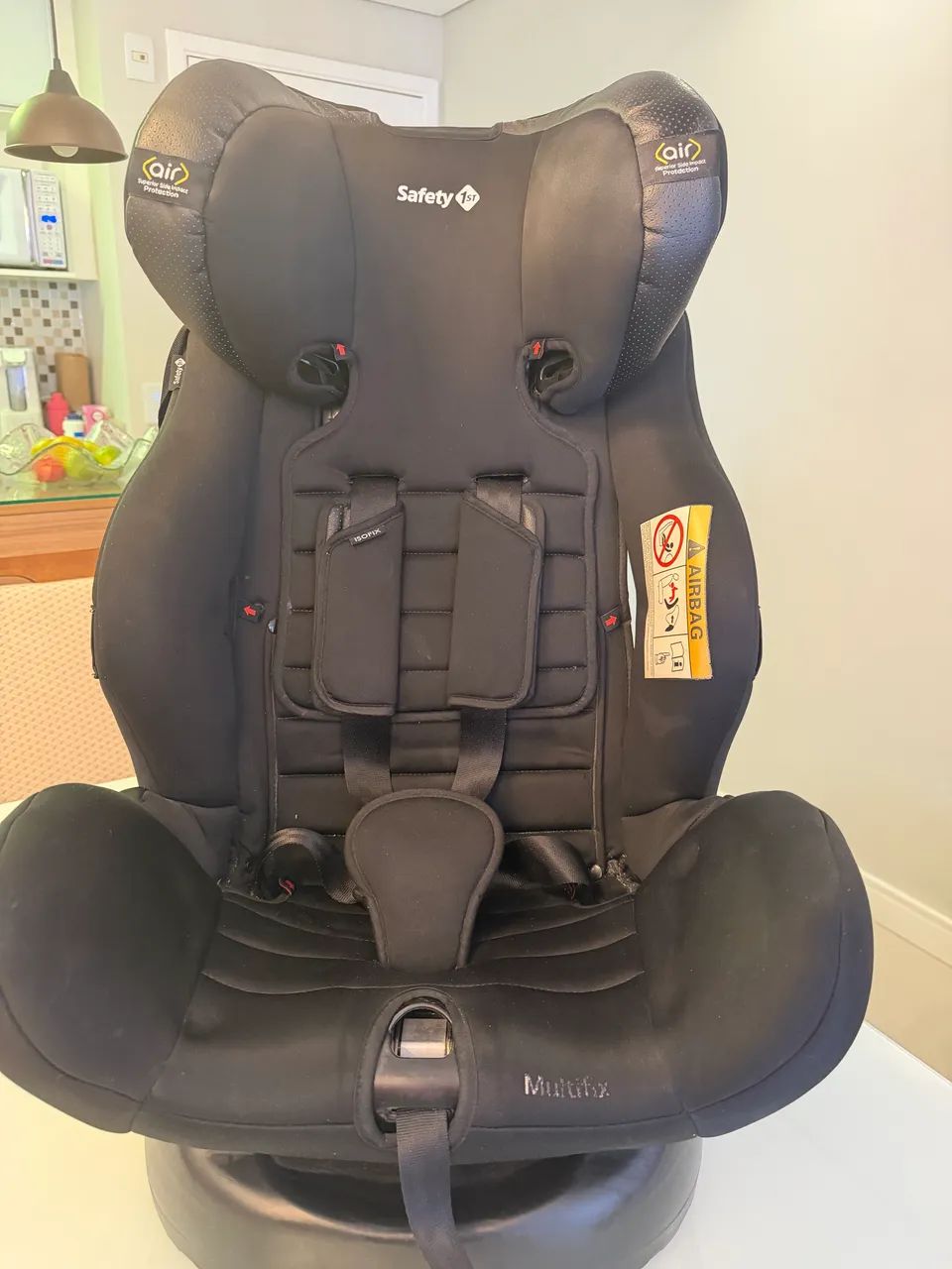Cadeirinha de carro safety 1st multifix preta